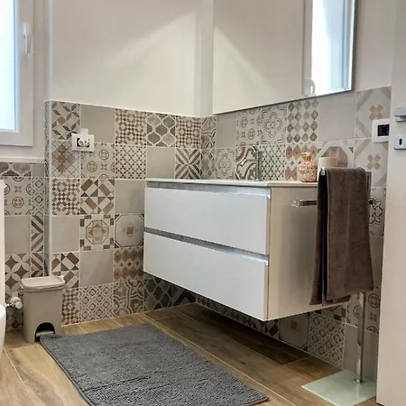 Lägenhet Casa Beatrice, Trilocale Nuovo Completamente Arredato, Compreso Posto Auto Alassio