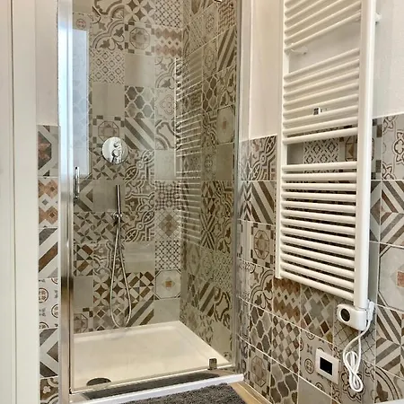 Casa Beatrice, Trilocale Nuovo Completamente Arredato, Compreso Posto Auto דירה *